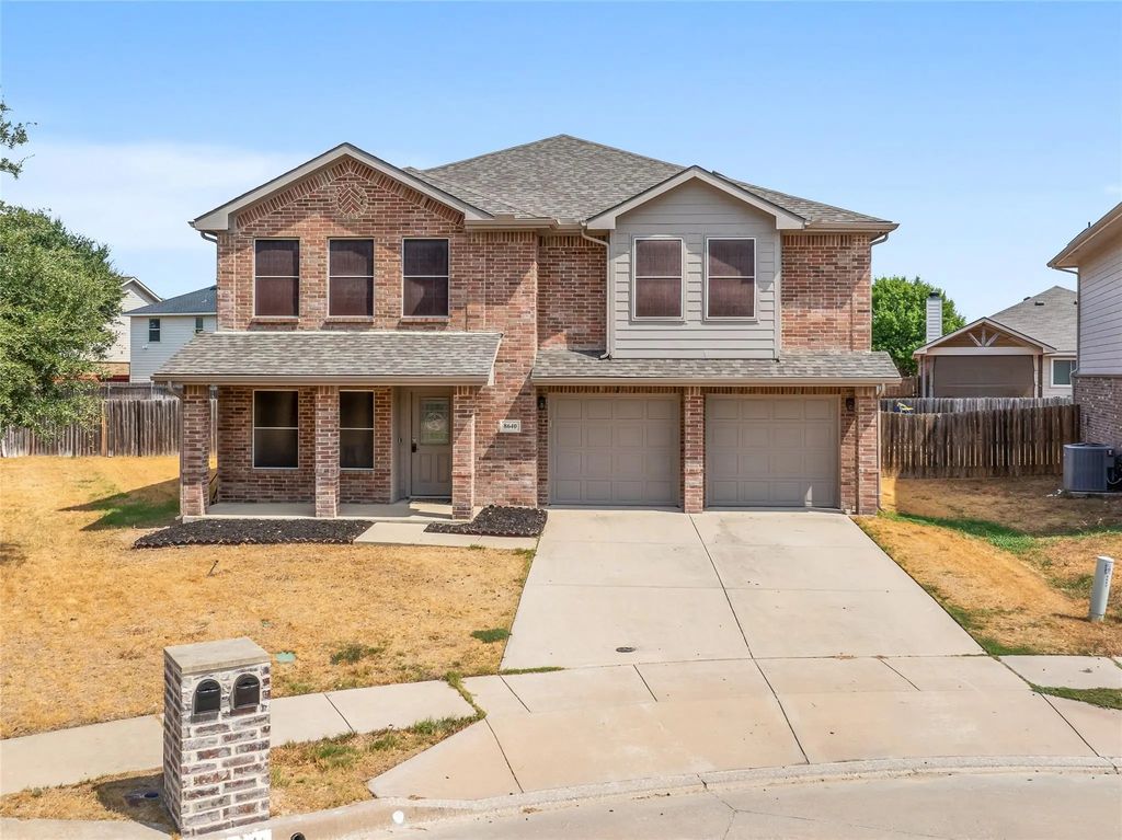 8640 Shallow Creek Drive, Fort Worth