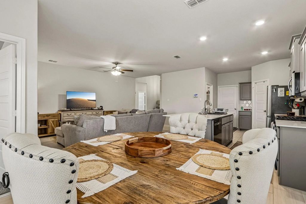617 Amber Fields Drive, Krum