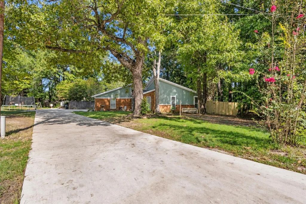 300 Synterra, Lindale