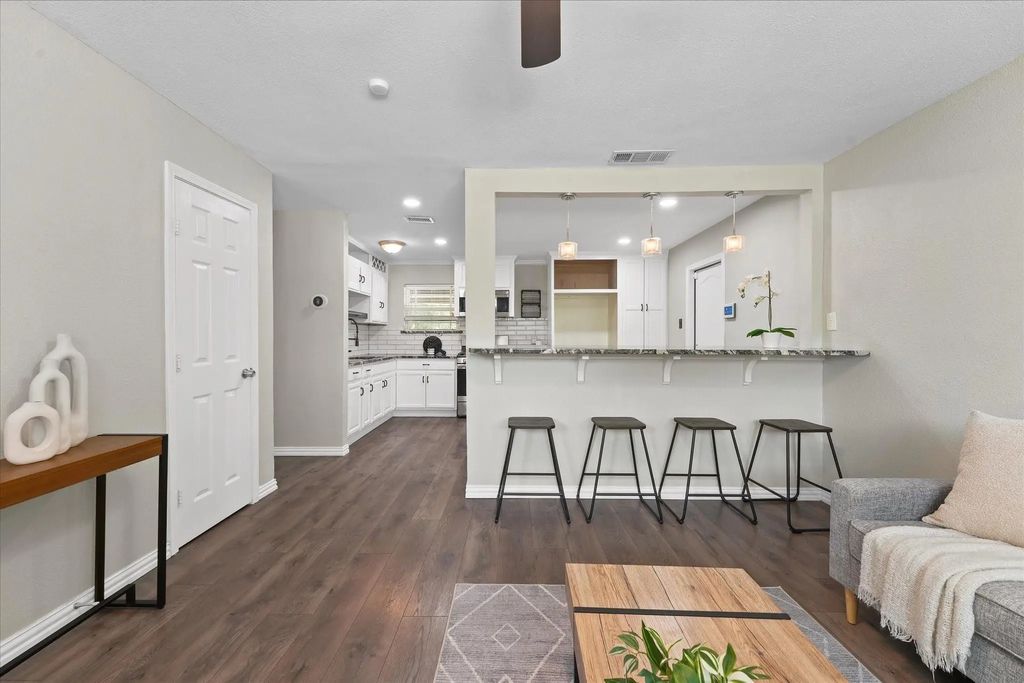 1900 Alan A Dale Road, Arlington