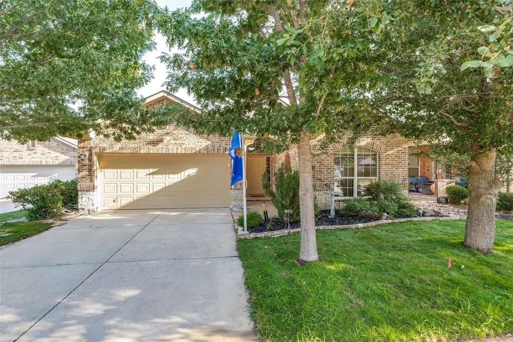 2322 Luscombe Lane, Anna