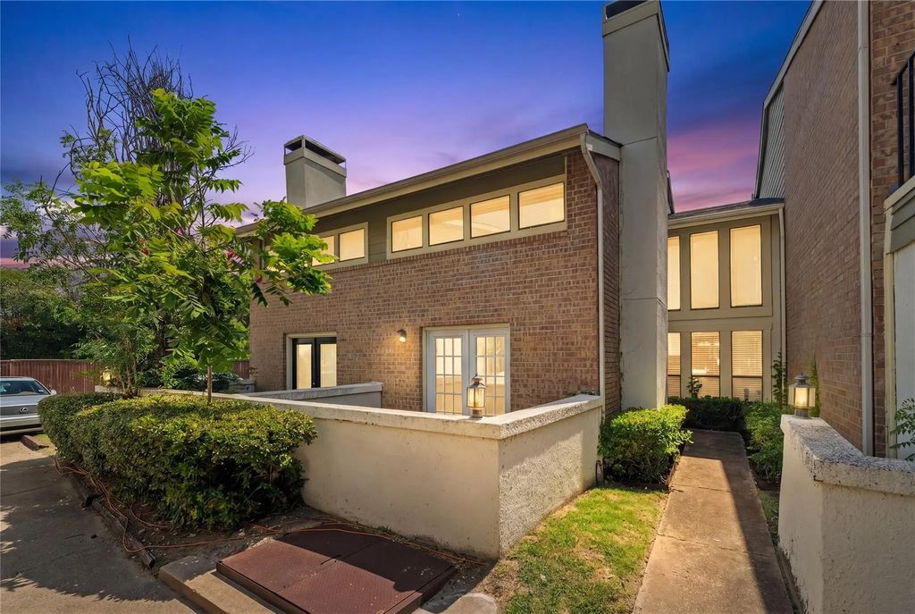 9623 Walnut Street 8102, Dallas