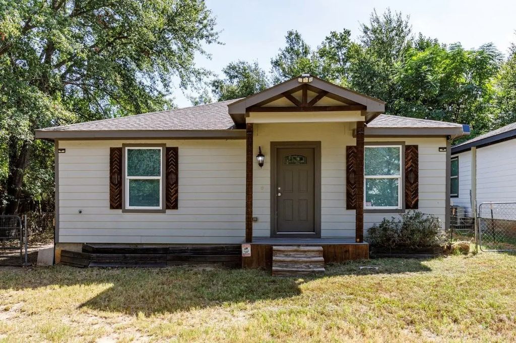 138 Erie Street, Gun Barrel City