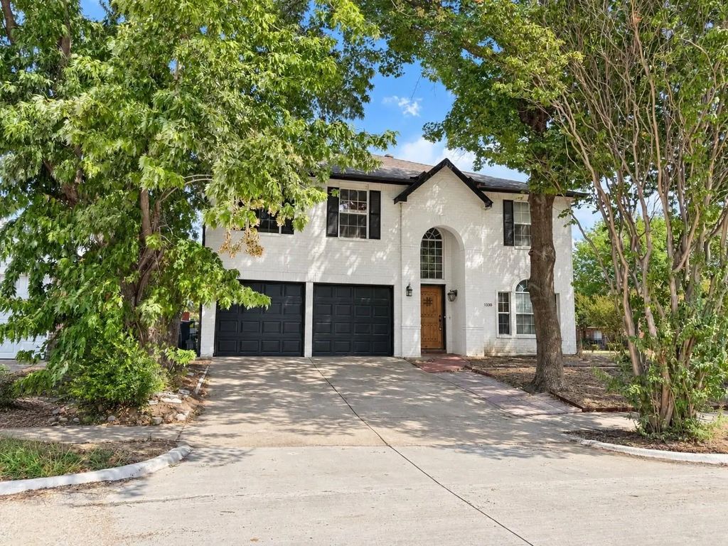 1330 Kensington Court, Garland