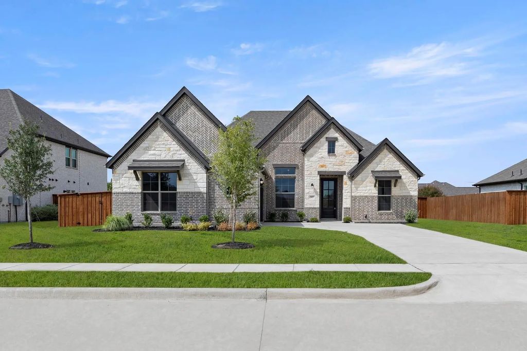 217 Harmony Avenue, Forney