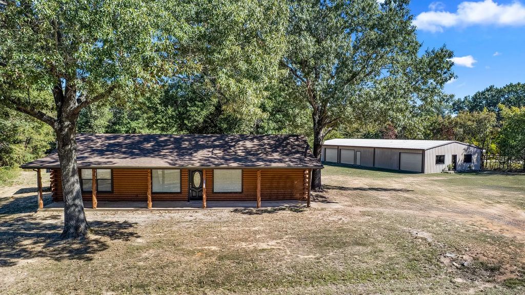 1620 N Fm 17, Alba