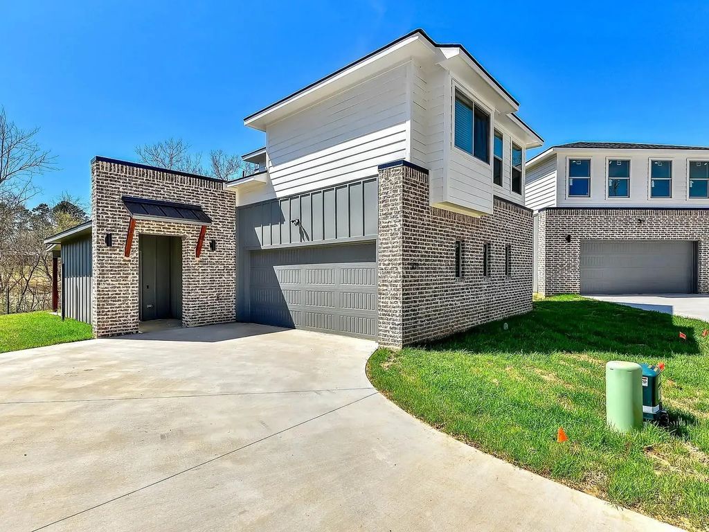 3260 W Crawford Street 601, Denison