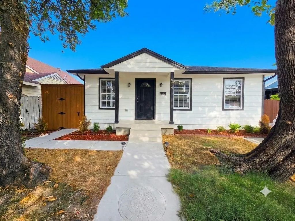 914 17th Street, Grand Prairie