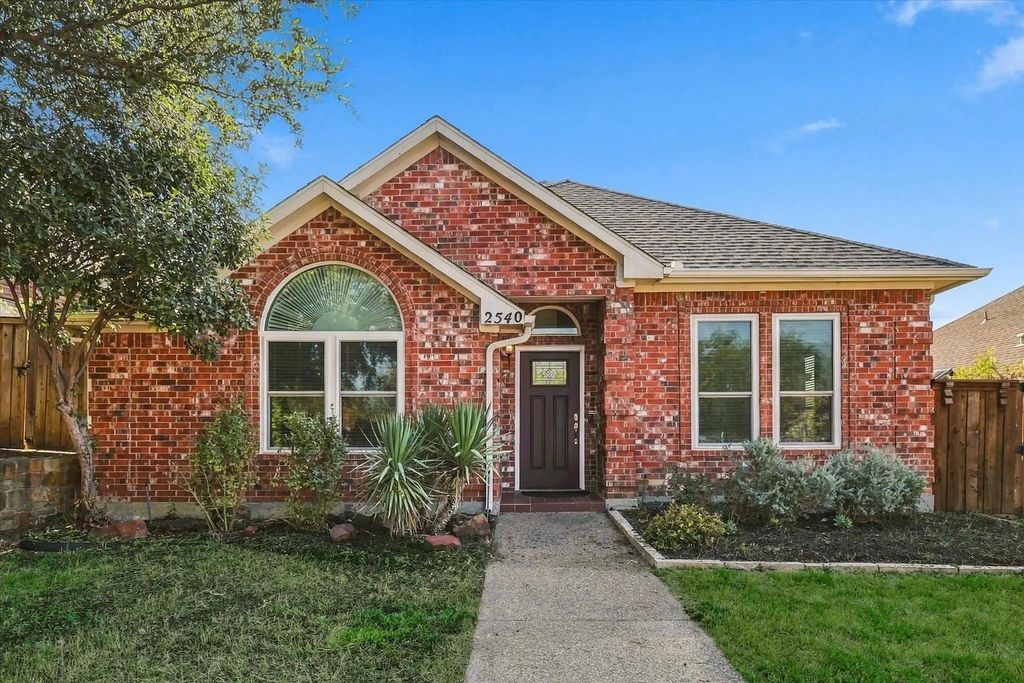 2540 Plumdale Drive, Carrollton