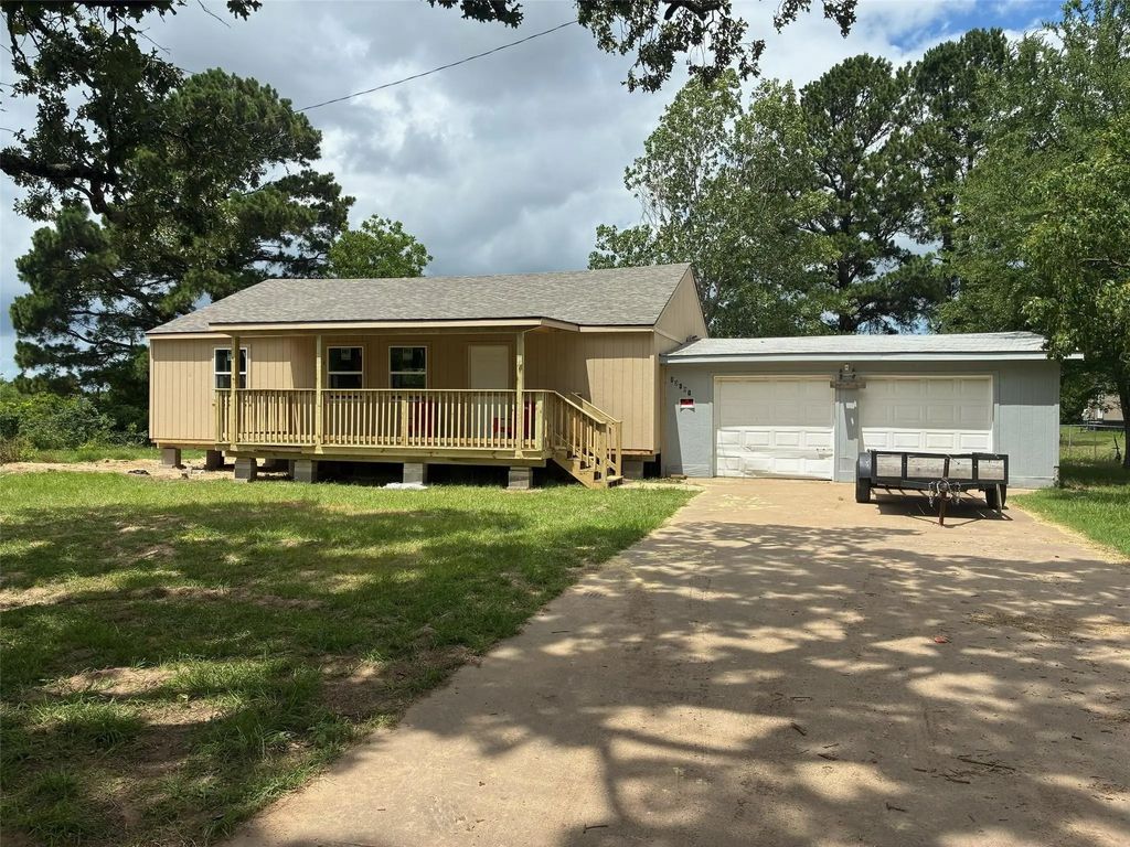 13601 Woodridge, Eustace