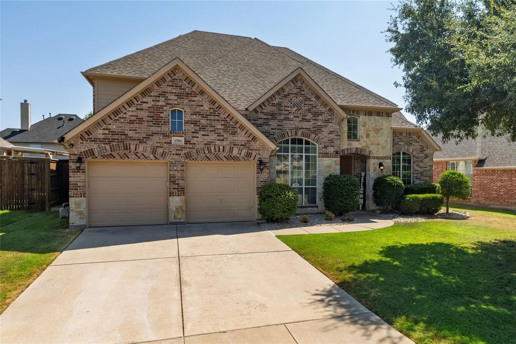 1702 Yarmouth Lane, Mansfield