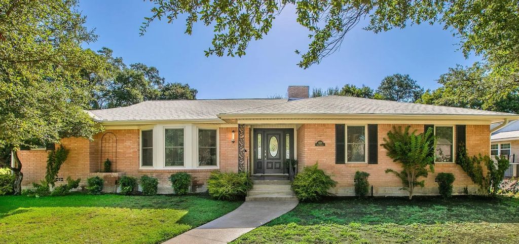 5220 Lake Charles Drive, Waco