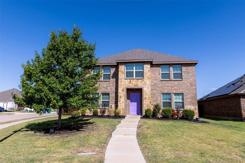 513 Clearlake Drive, Waxahachie