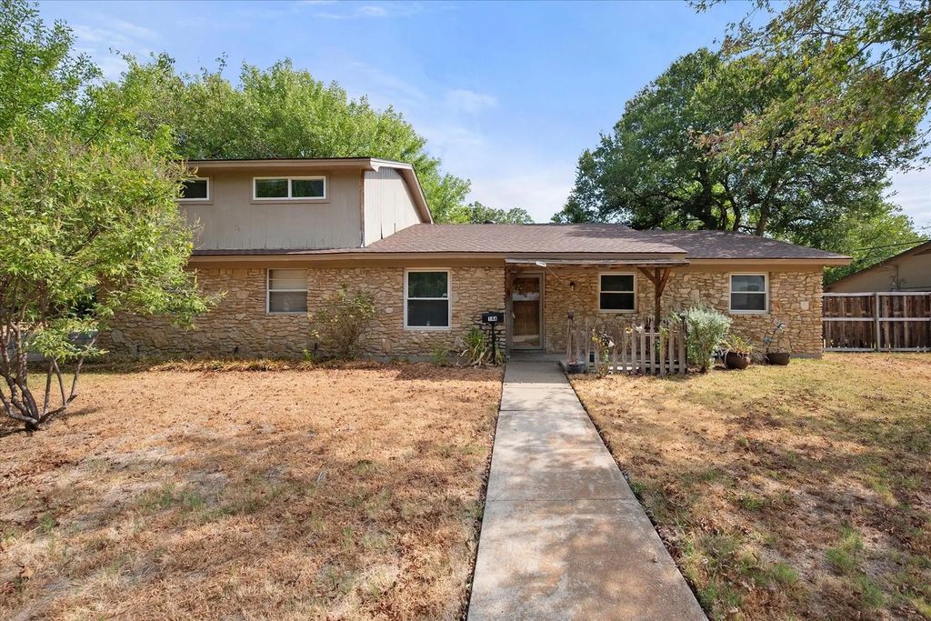 144 Jill Ann Drive, Burleson
