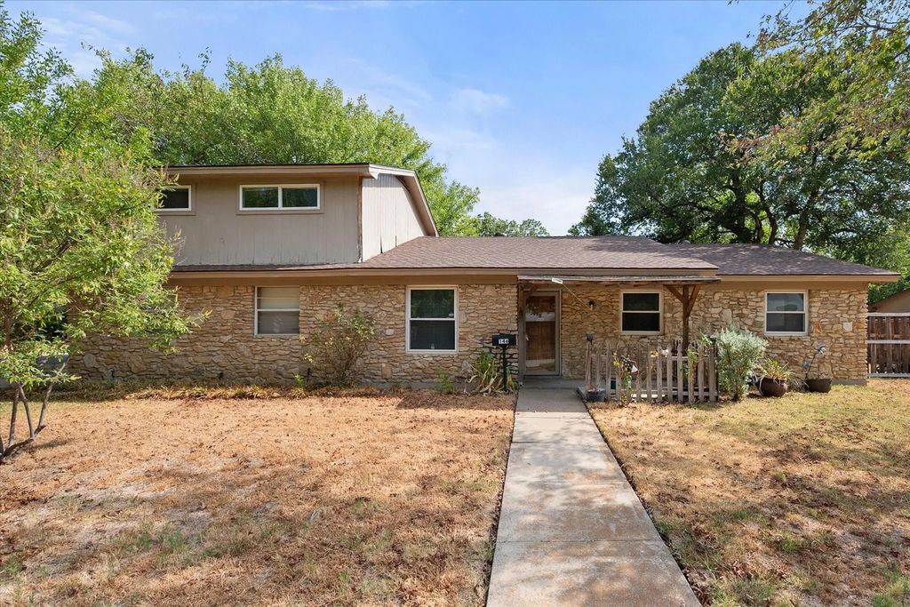144 Jill Ann Drive, Burleson