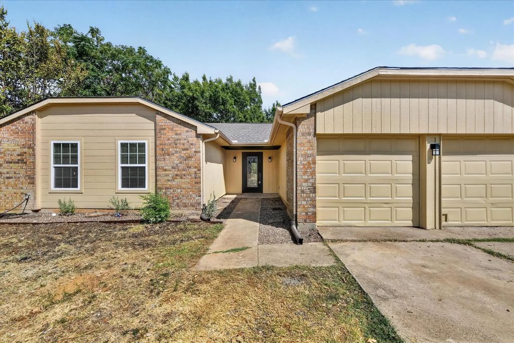 6283 Woodstream Trail, Fort Worth