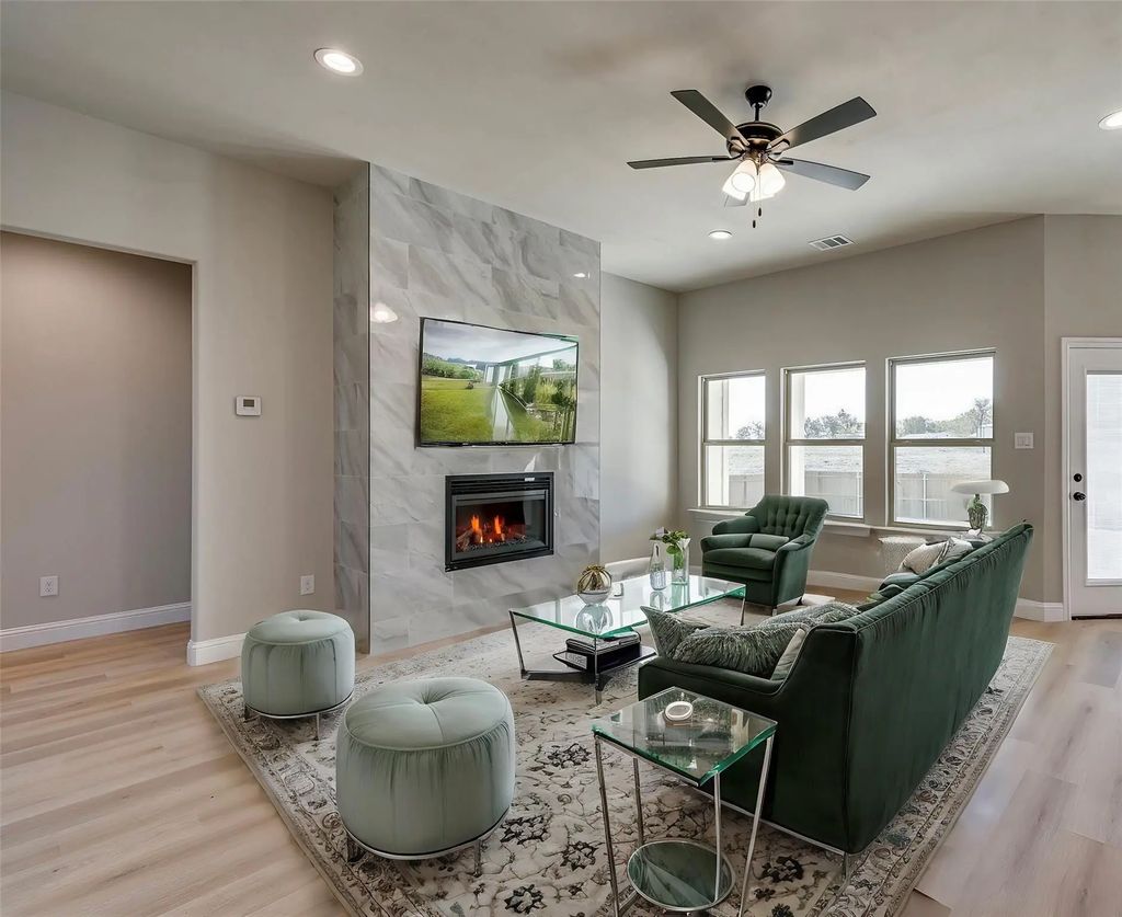 420 E Lamar Street, Palmer