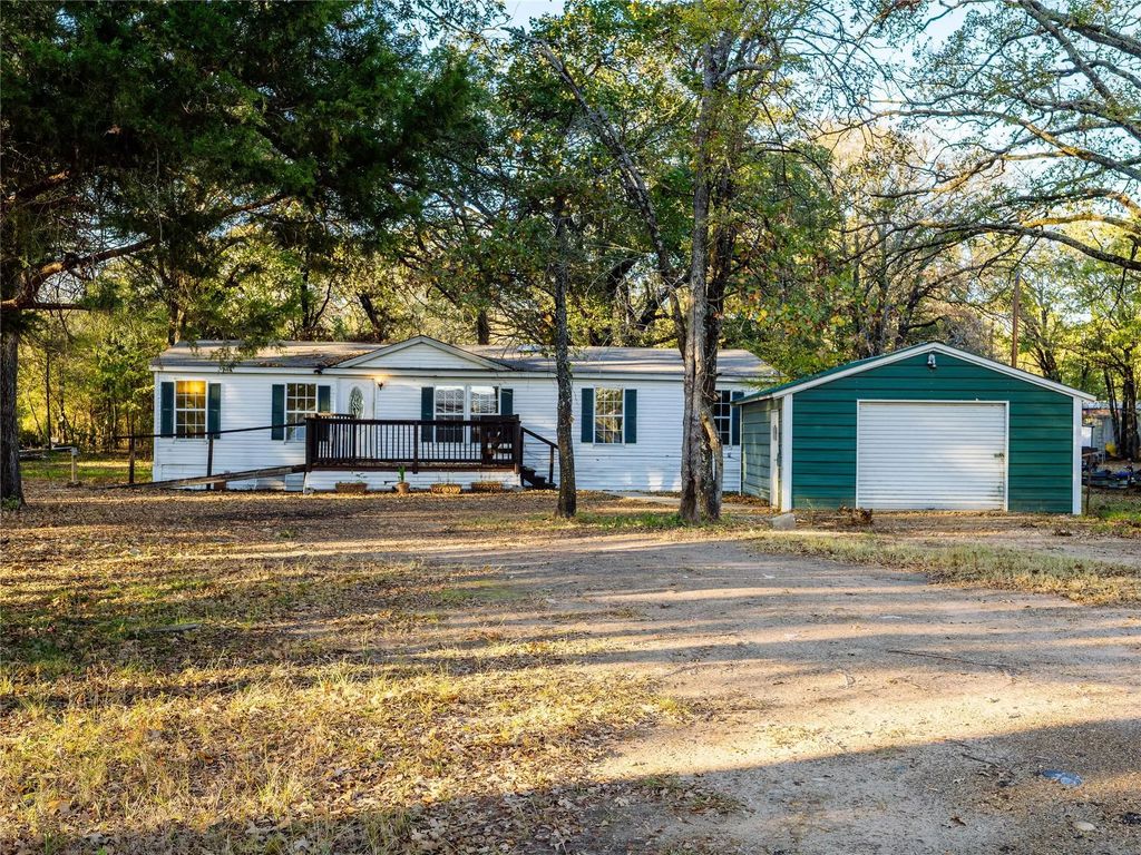 202 Forgotten Lane, Mabank