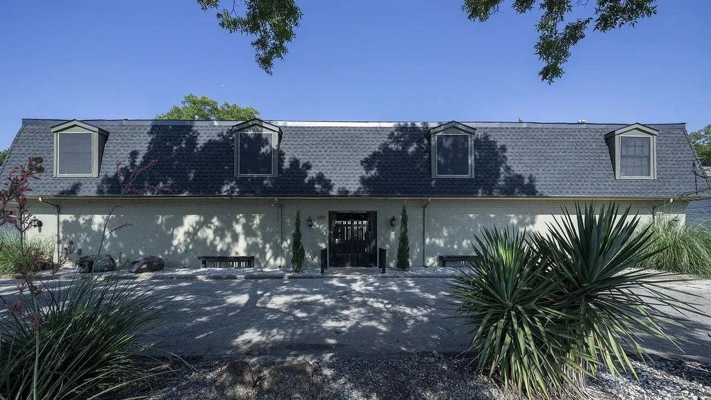 1717 N Locust Street 1, Denton
