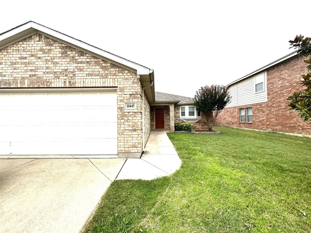 10445 Hideaway Trail, Fort Worth