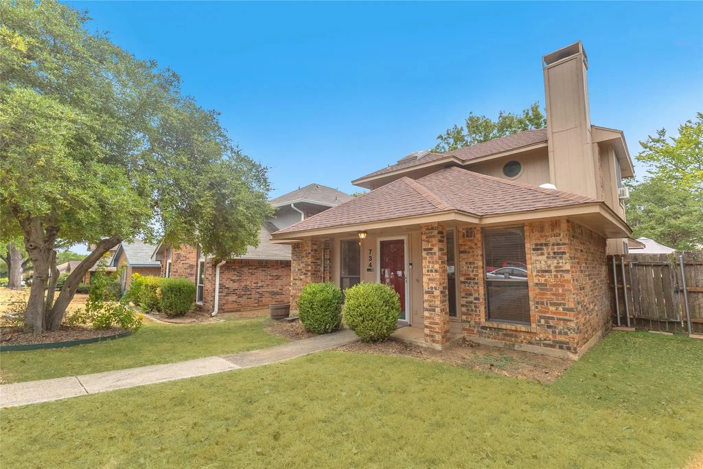 734 Red Oak Drive, Lewisville