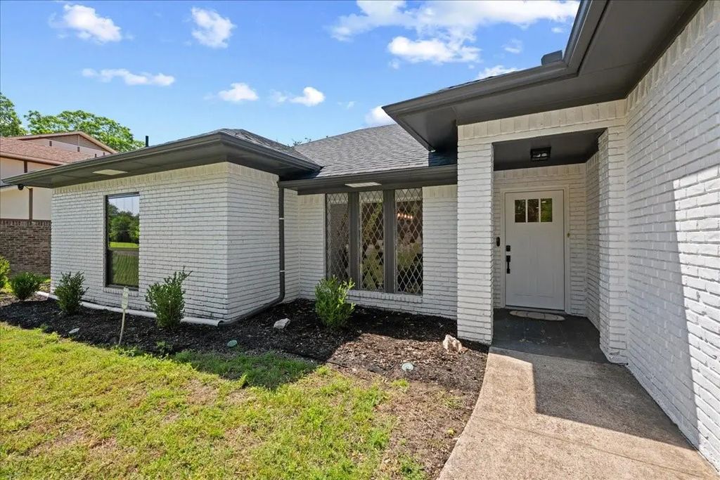 5856 Winding Woods Trail, Dallas