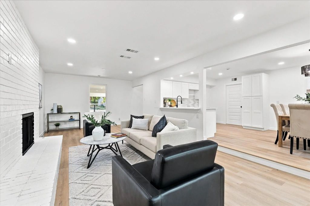 2631 Deep Hill Circle, Dallas