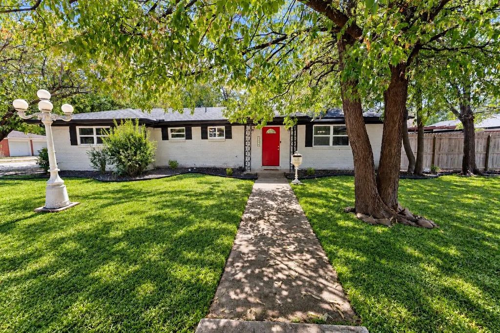 4928 Ira Street, Haltom City