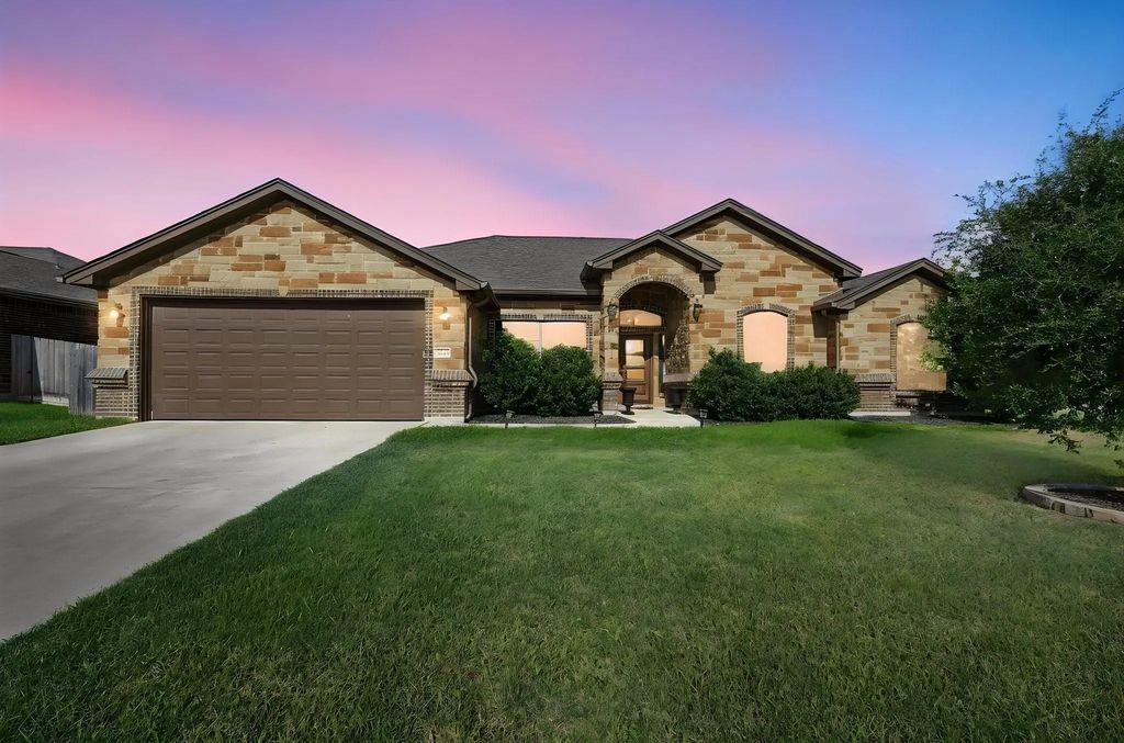 400 Juniper Drive, Troy