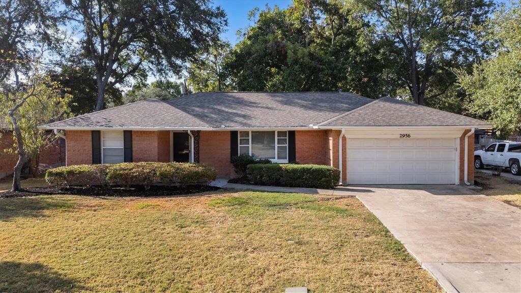 2956 Randy Lane, Farmers Branch