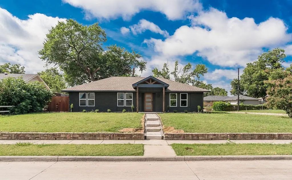 1822 Gravley Drive, Carrollton