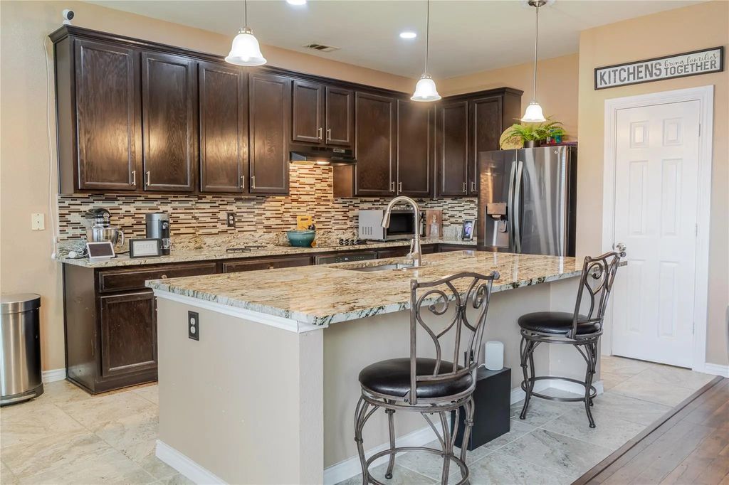 419 Kingfisher Lane, Arlington