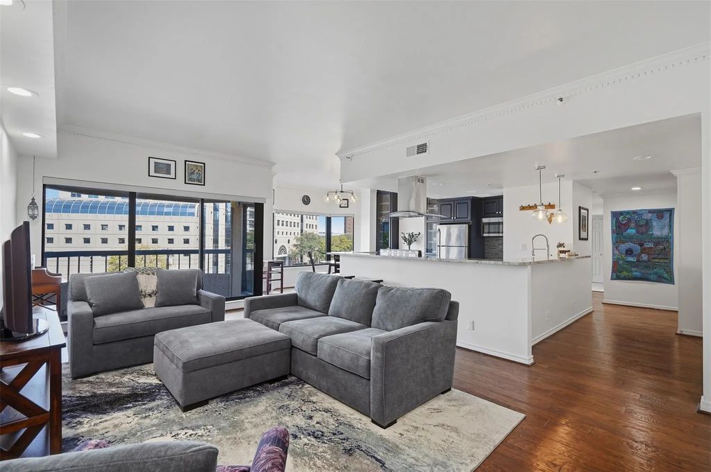 3030 Mckinney Avenue 404, Dallas