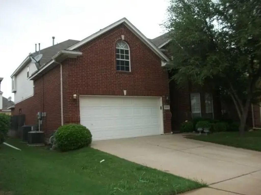 12721 Red Cedar Drive, Fort Worth