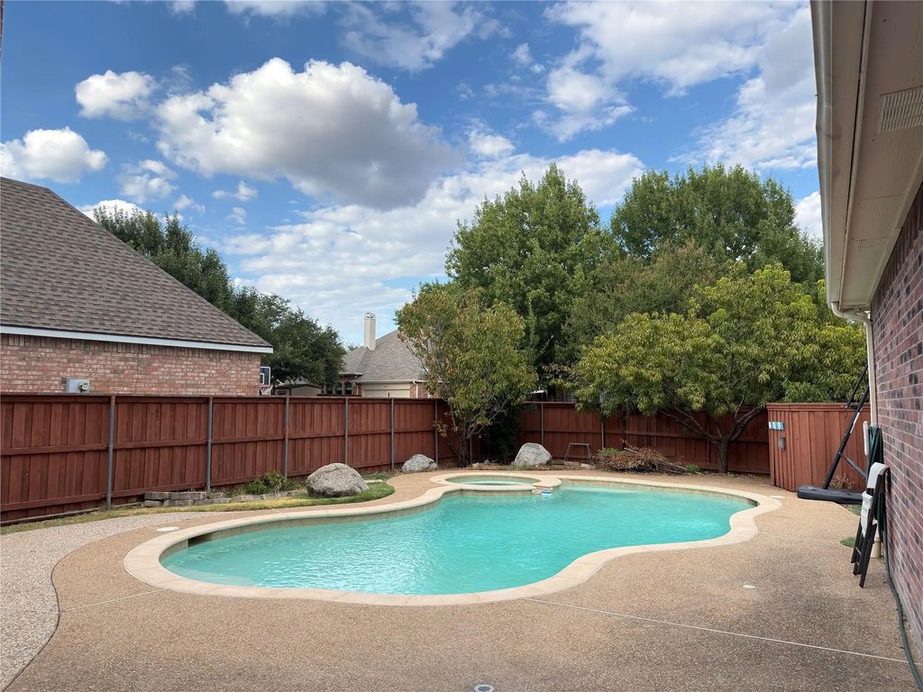 1328 Comanche Drive, Allen