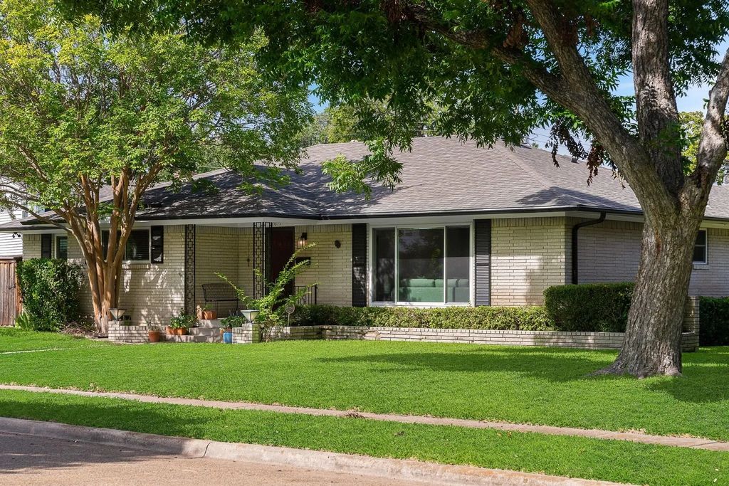 2677 Heatherwood Drive, Dallas