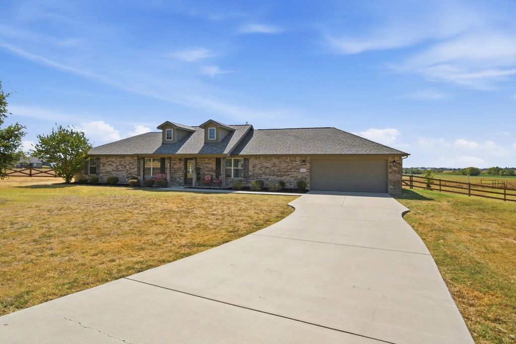 200 Live Oak Lane, Decatur