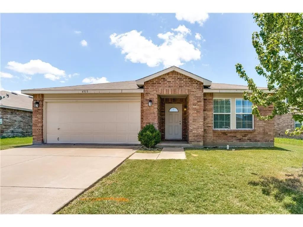 4313 Kyleigh Drive, Fort Worth