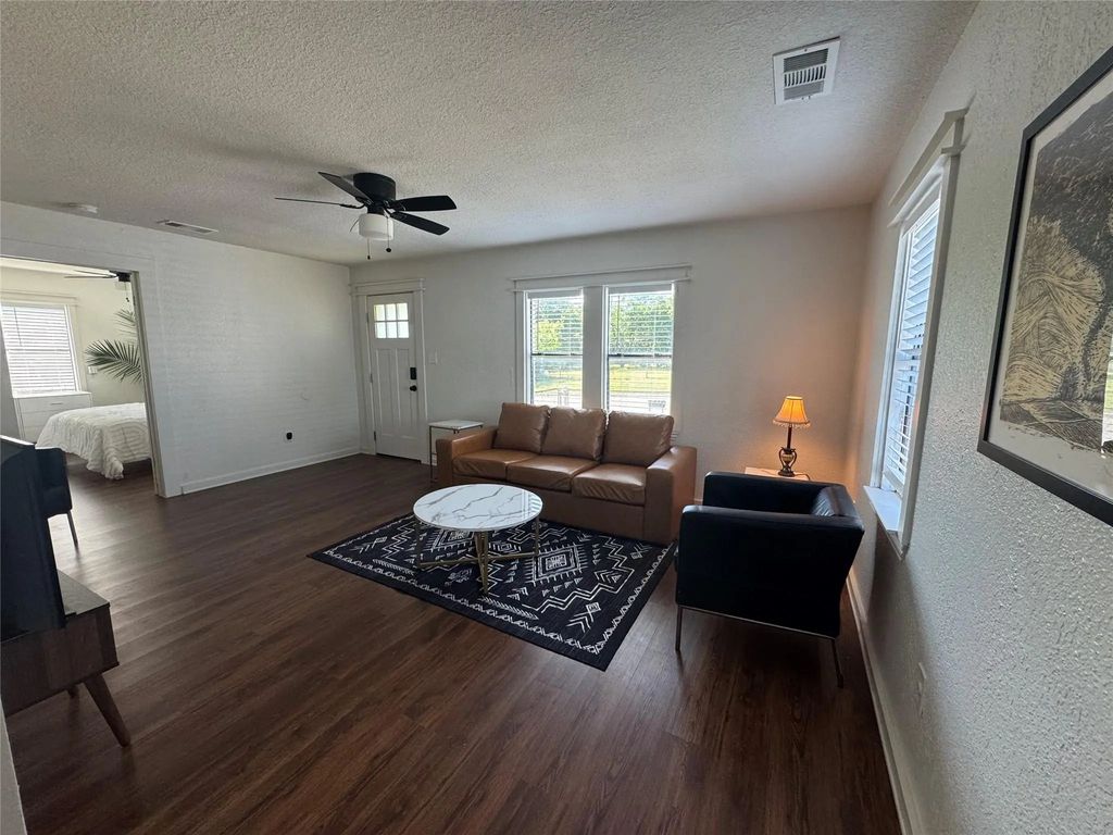 108 Nw 30th Street, Fort Worth