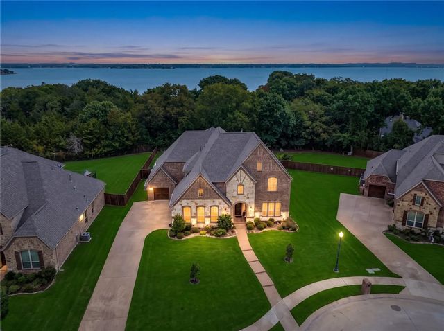 9002 Forest Park Court, Rowlett