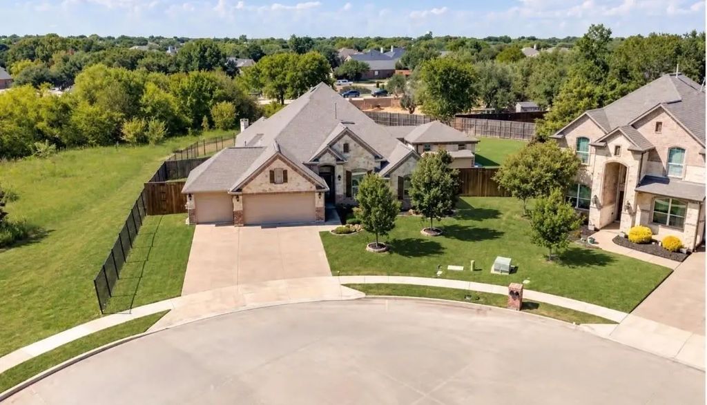 1412 Sundown Drive, Flower Mound