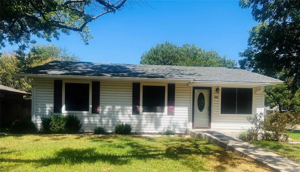 901 Church Street, Sanger