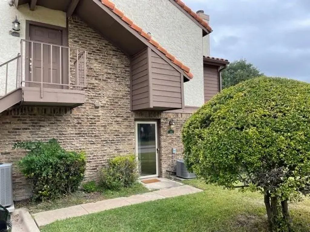336 Melrose Drive 21c, Richardson