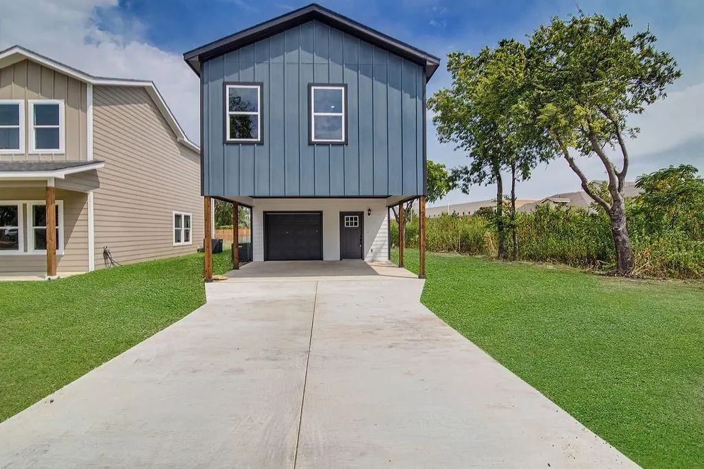 316 W Gambrell Street, Fort Worth