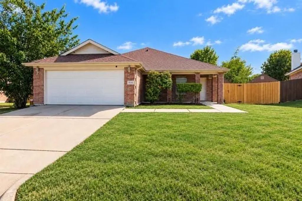 8116 Hulen Park Circle, Fort Worth