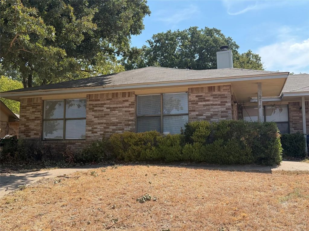 210 Shady Valley Drive, Mansfield