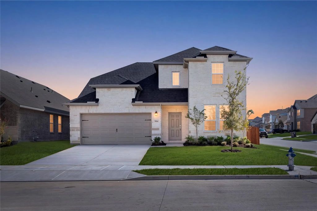 904 Dewy Lake Place, Lavon