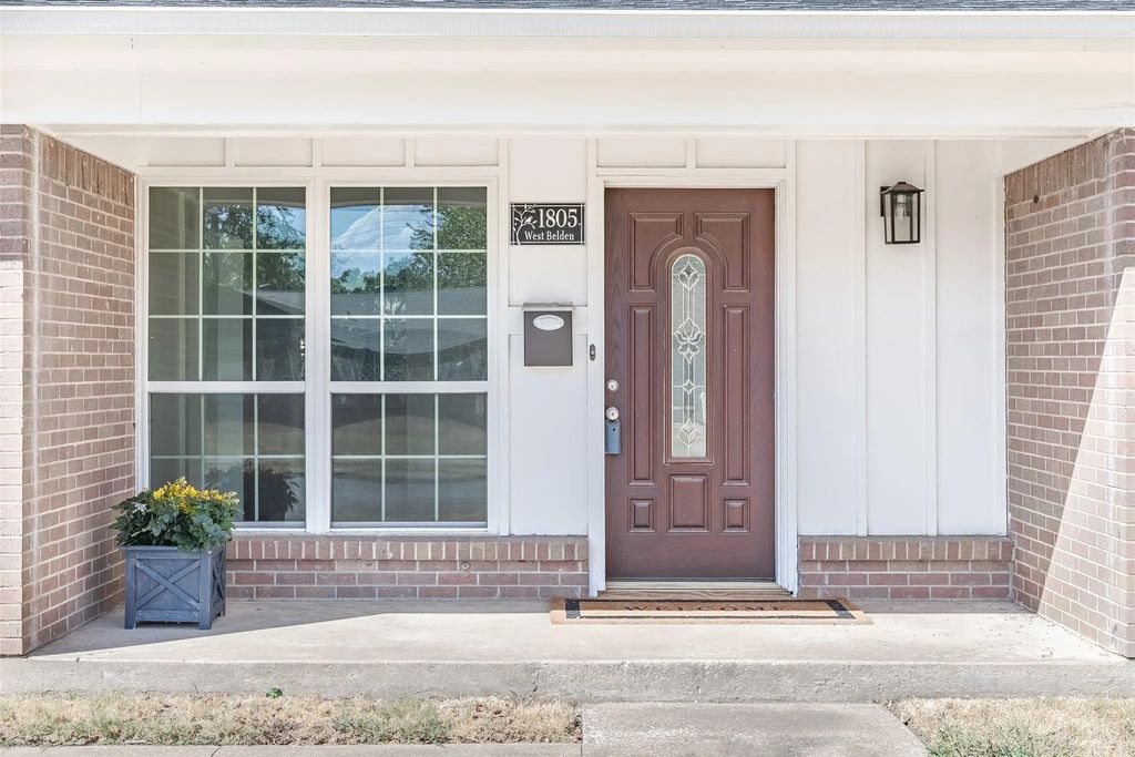 1805 W Belden, Sherman