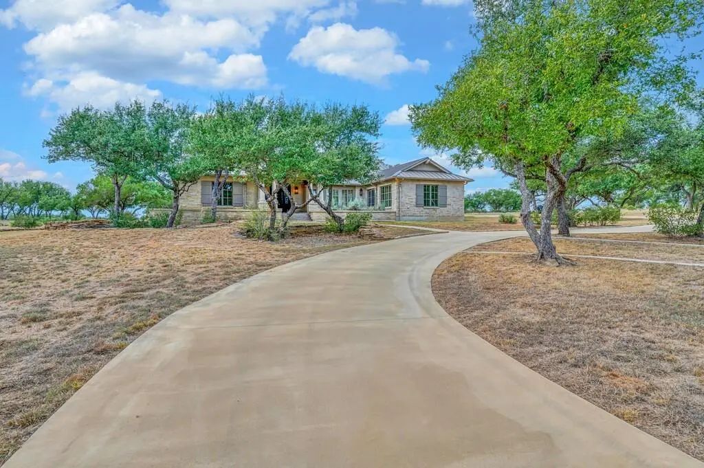 3989 Sunset Cliff Road, Burnet