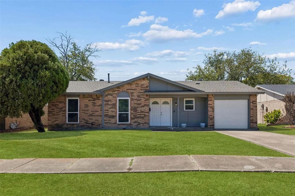 910 Quebec Drive, Garland